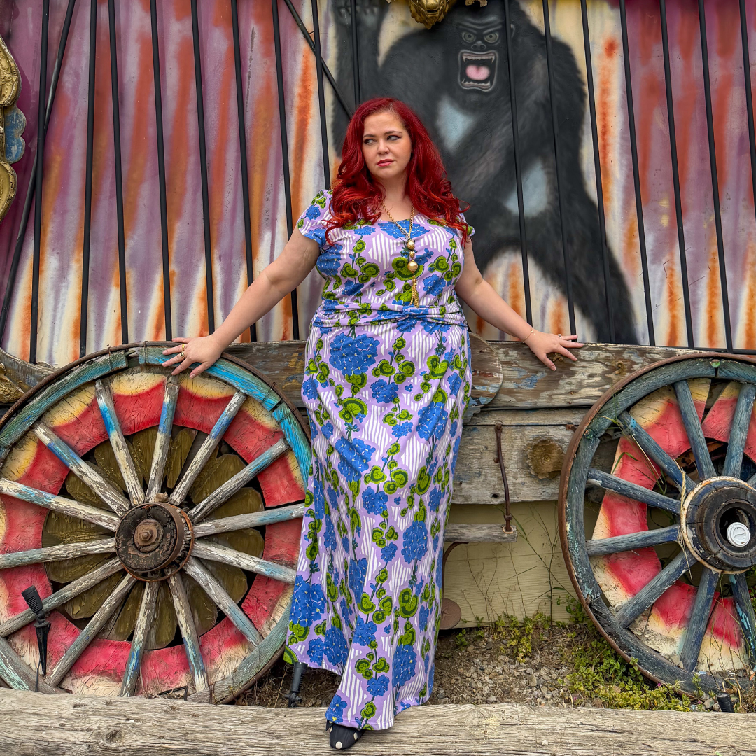 Mod Wallpaper Twist Belt Pocket Maxi in Lavender