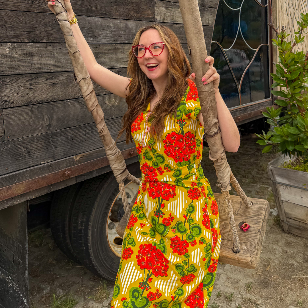 Mod Wallpaper Twist Belt Pocket Maxi in Sunshine