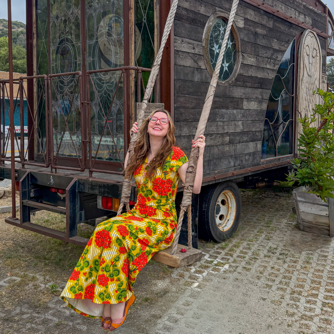 Mod Wallpaper Twist Belt Pocket Maxi in Sunshine