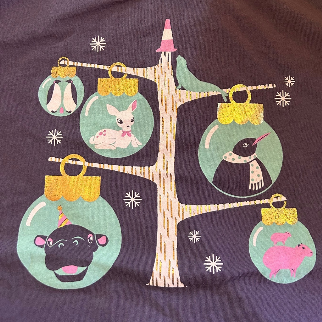 Closeup of cute holiday themed dark grey graphic t-shirt